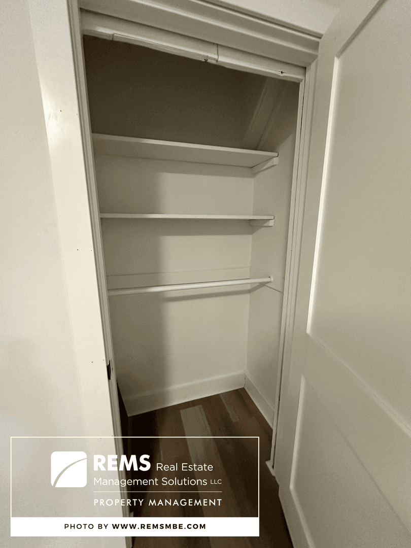 Reedsburg Apartment: 246 North Walnut Street