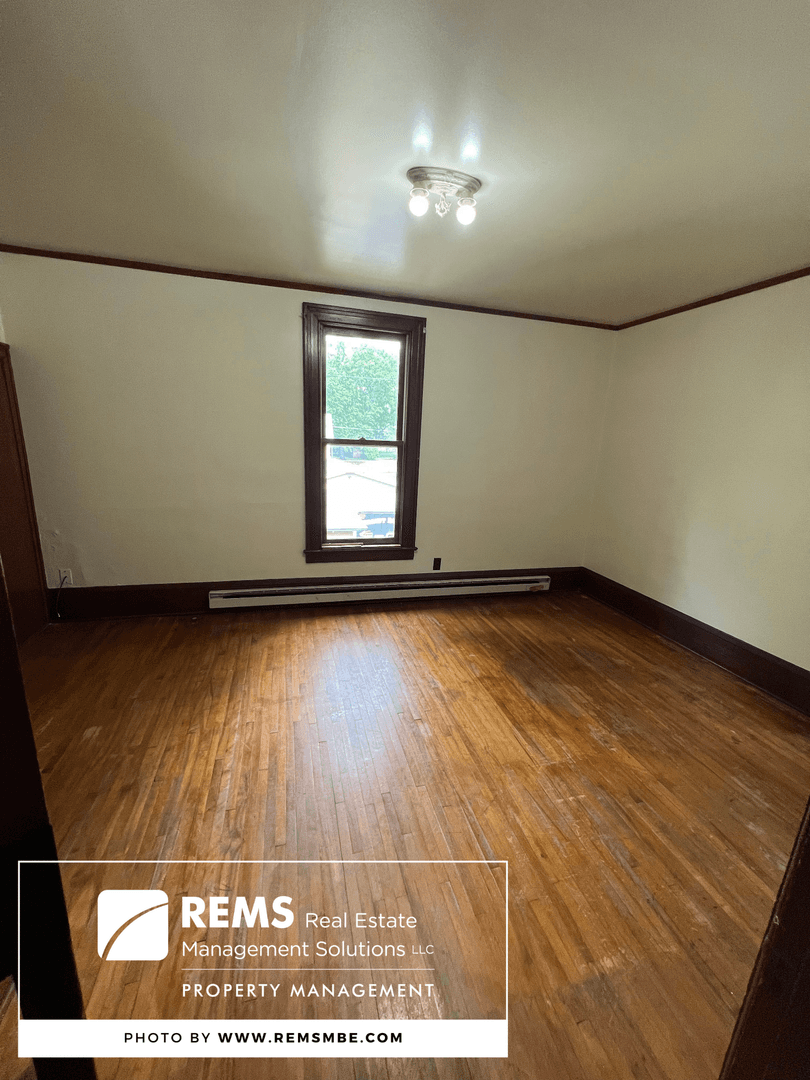 Baraboo Apartment: 407 2nd Street