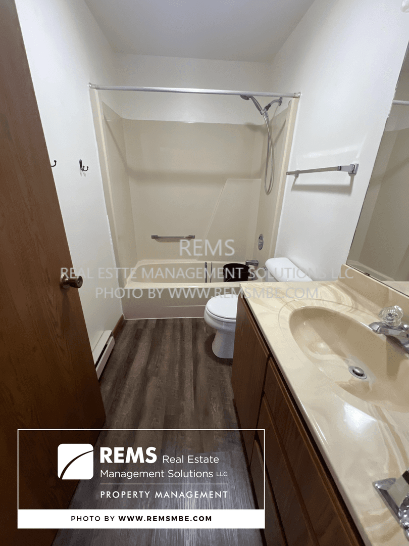 Poynette Apartment: 210 West John Street