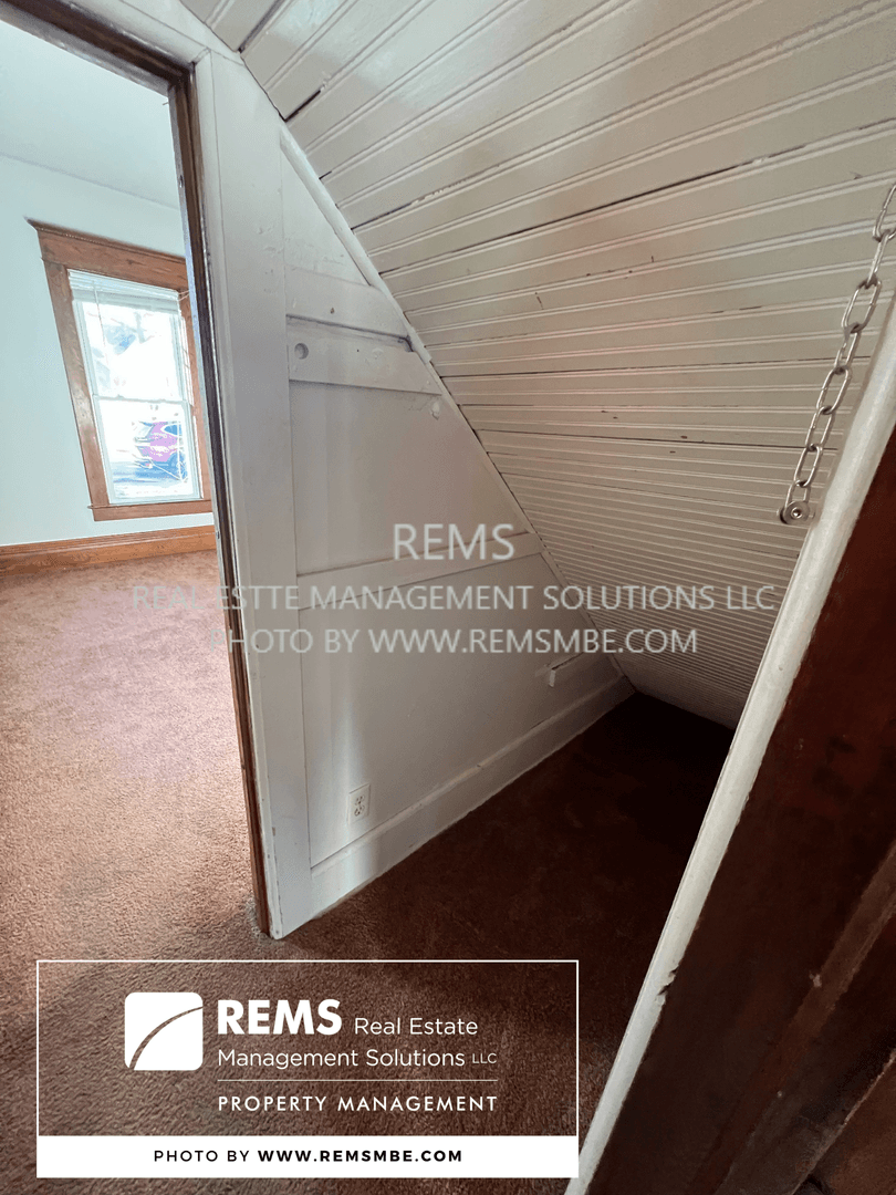 Reedsburg Apartment: 420 N Pine Street