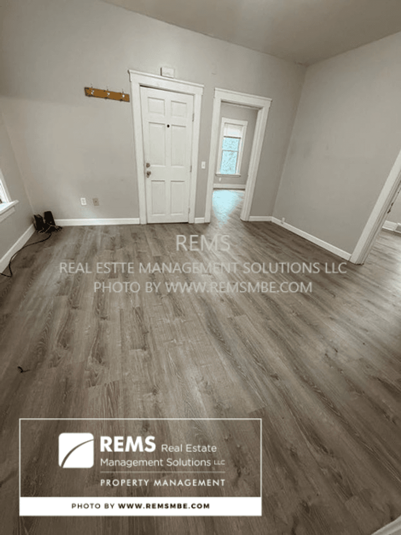 Madison Apartment: 947 Williamson Street