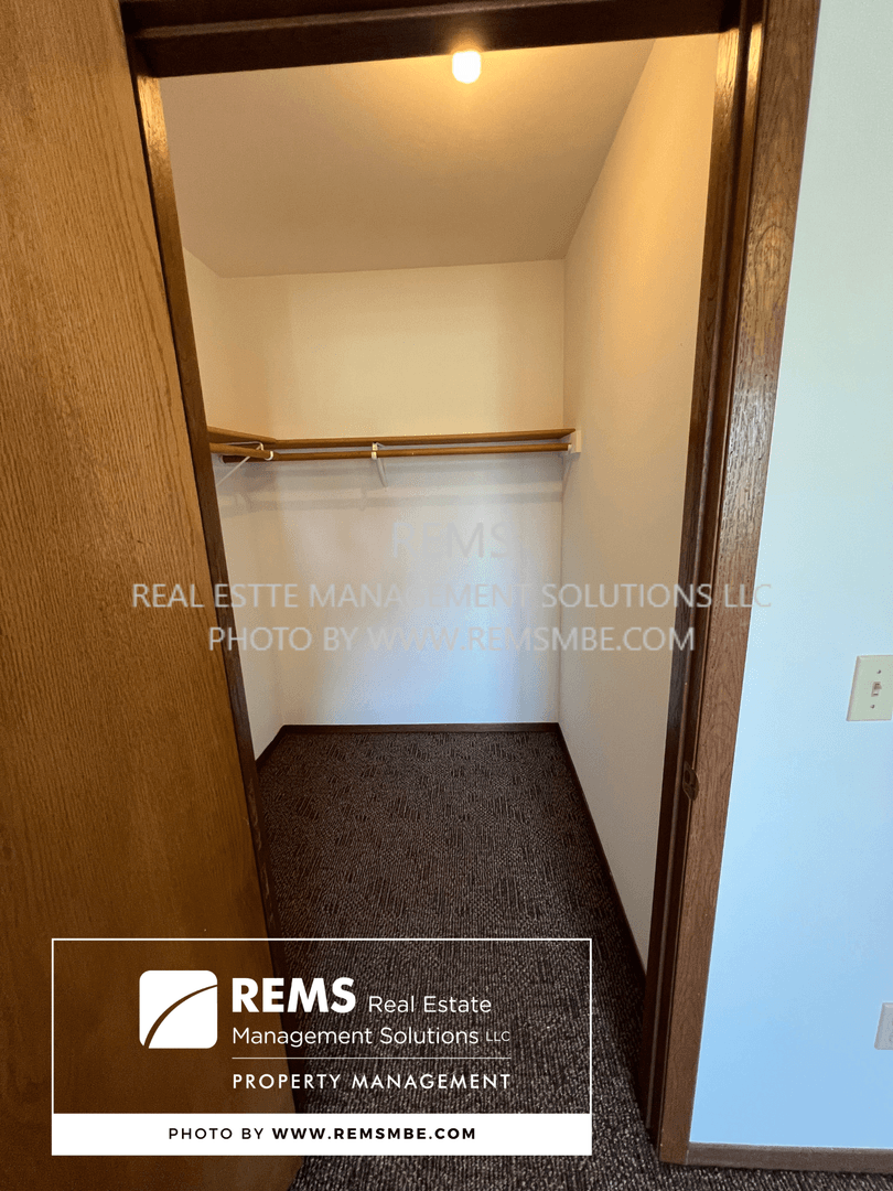 Portage Apartment: 564 East Slifer Street