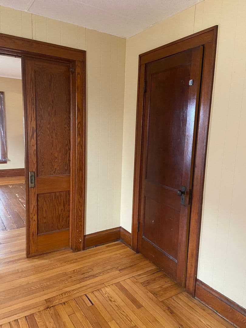 Reesdburg Apartment: 431/437 Clark Street