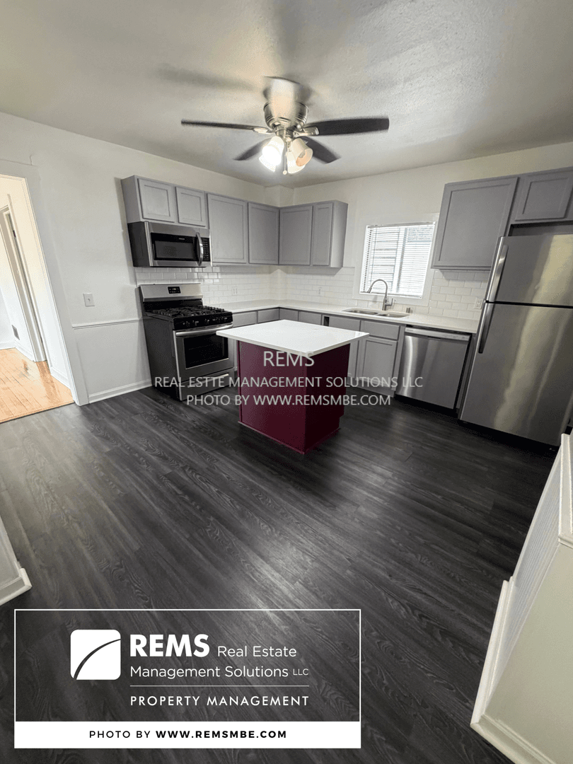 Madison Apartment: 813 Williamson Street
