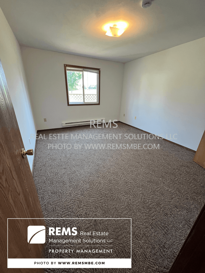 Portage Apartment: 564 East Slifer Street