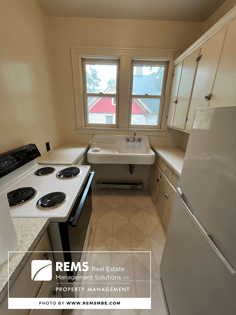 Baraboo Apartment: 407 2nd Street