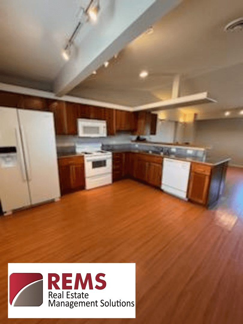 Spring Green Apartment: 513 Jordan Way