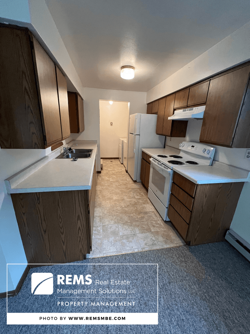 Poynette Apartment: 210 West John Street