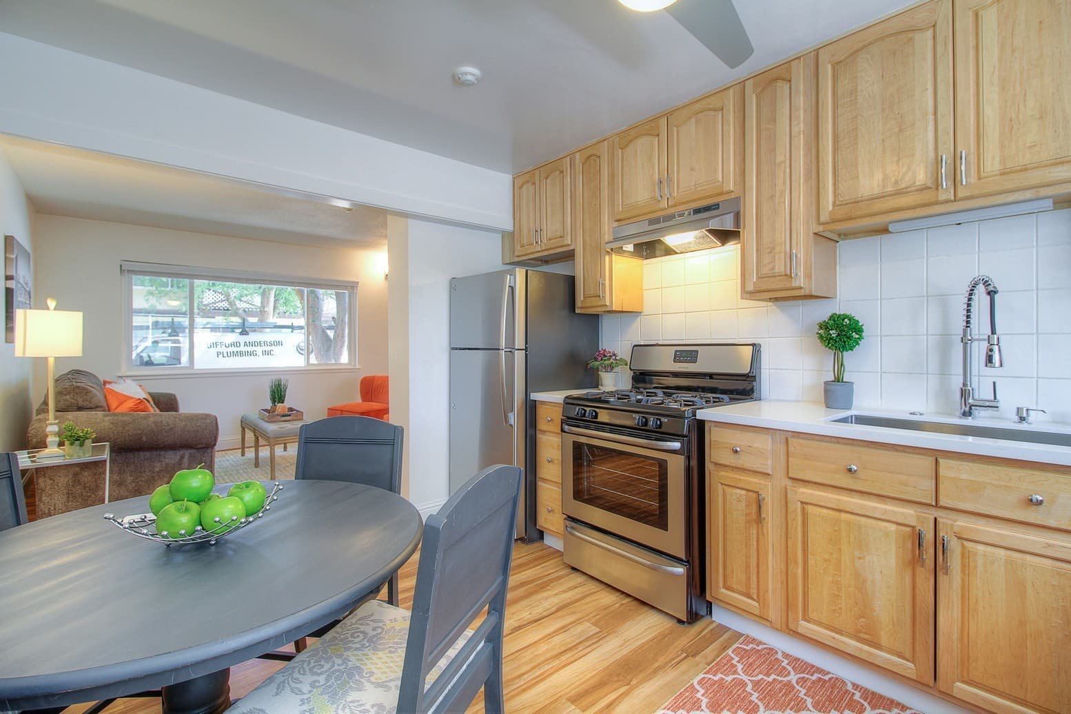 Santa Rosa Apartment: 865 & 871 Sonoma Avenue