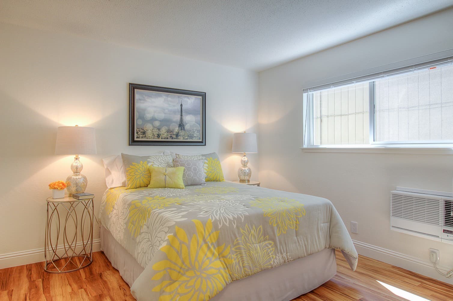 Santa Rosa Apartment: 865 & 871 Sonoma Avenue