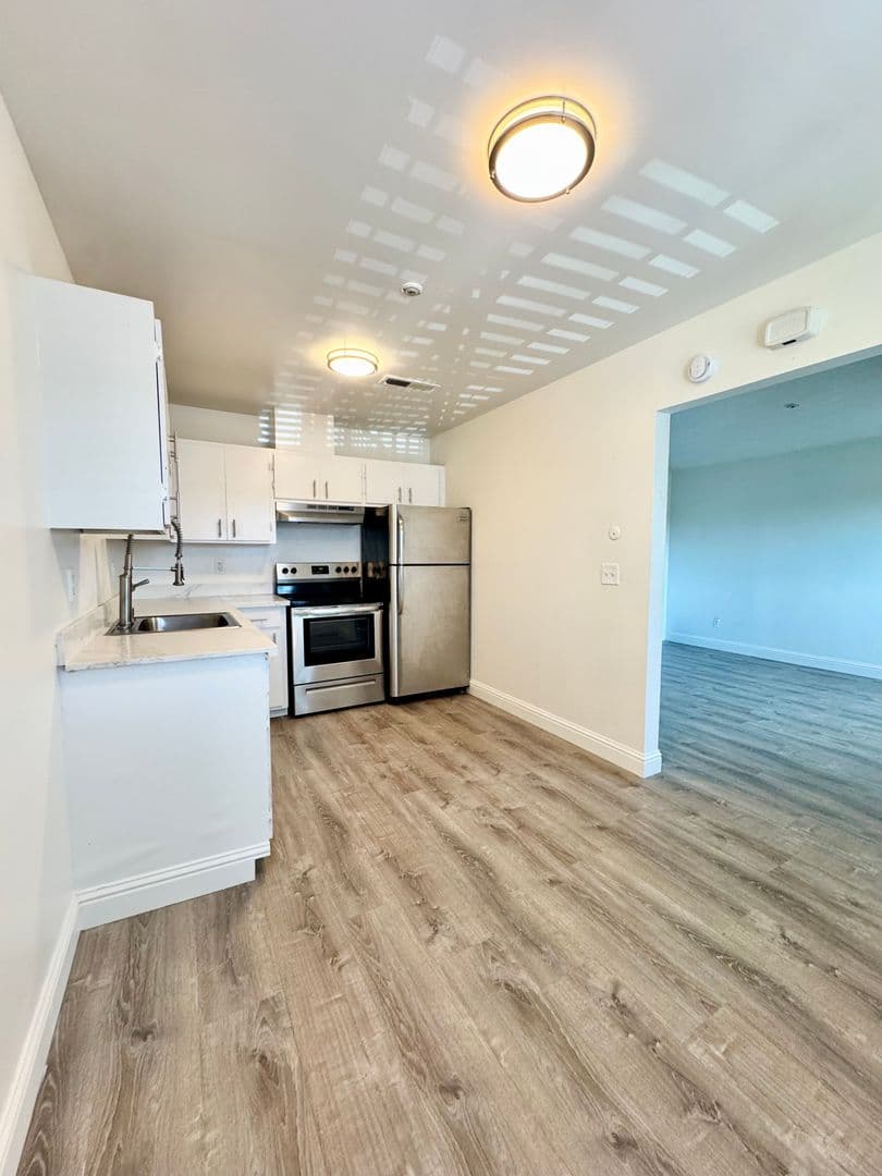 Santa Rosa Apartment: 1530 & 1532 Atlanta Court