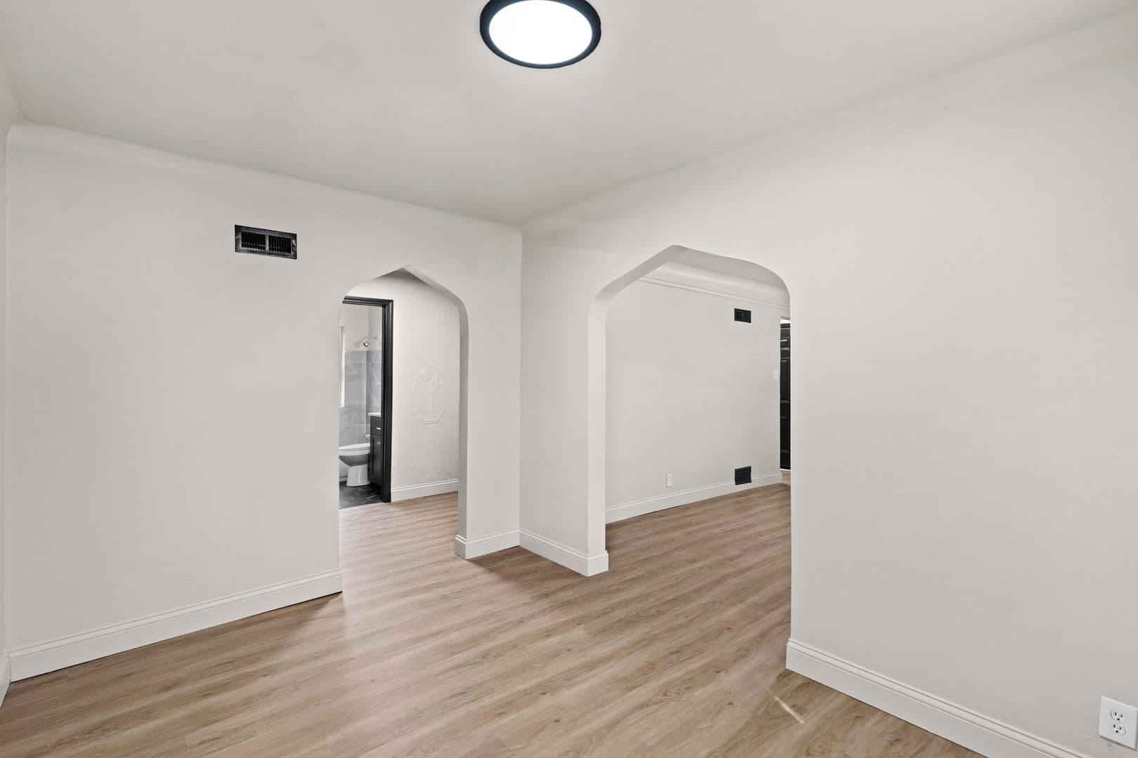 saint louis House: 4657 pennsylvania ave