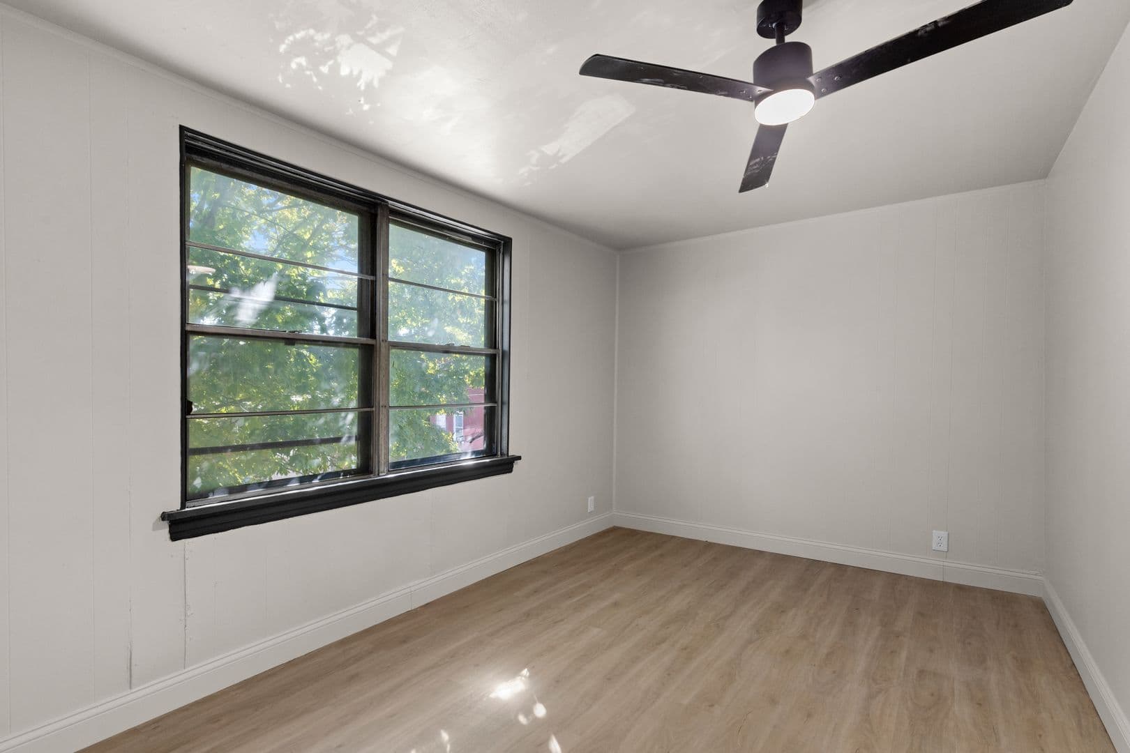 saint louis House: 4657 pennsylvania ave