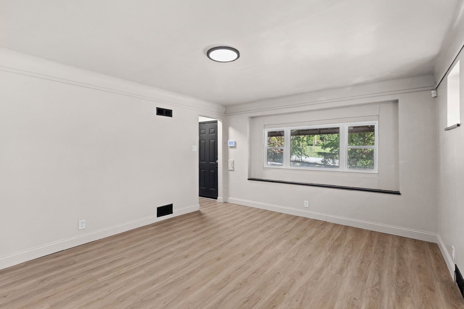 saint louis House: 4657 pennsylvania ave