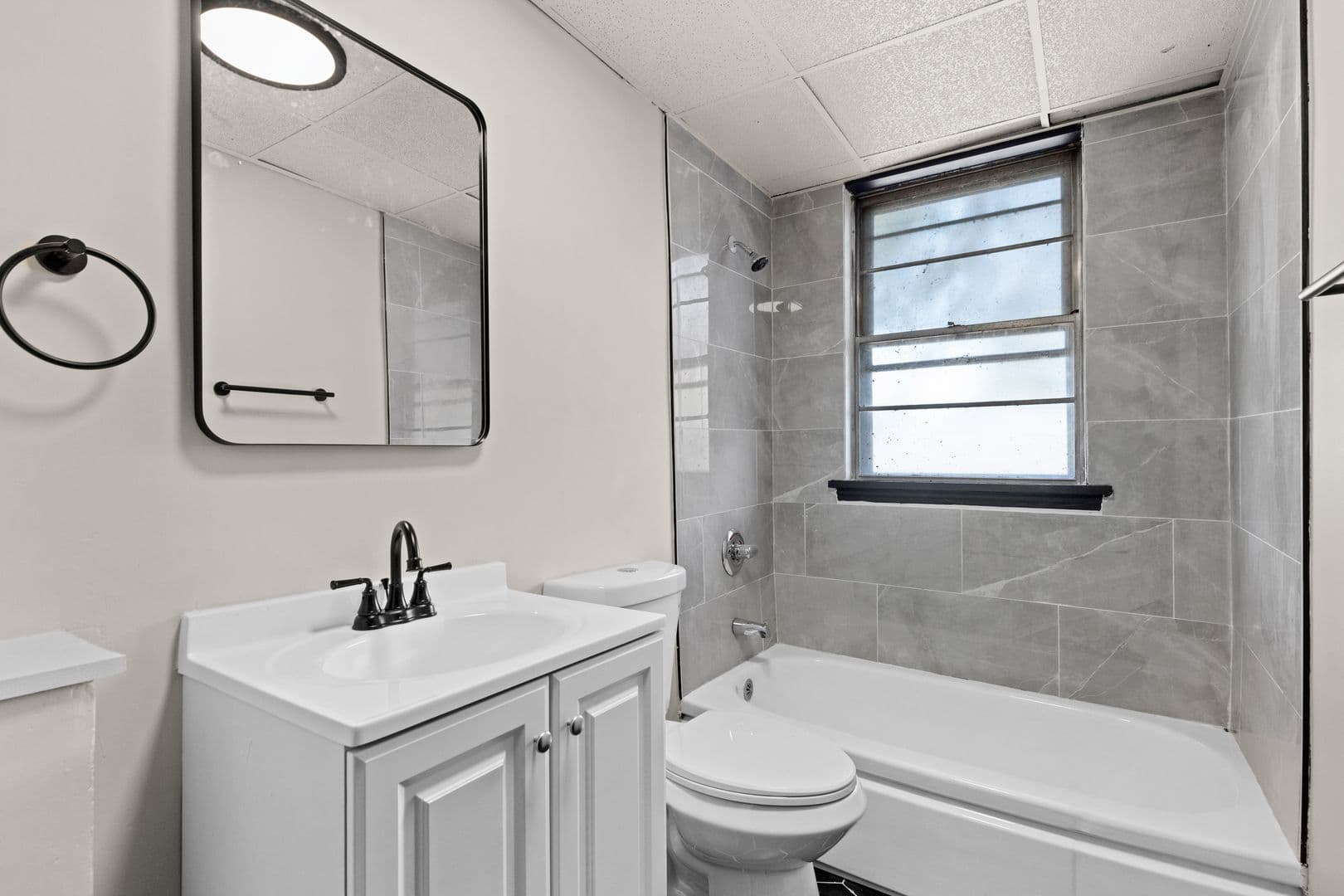 saint louis House: 4657 pennsylvania ave