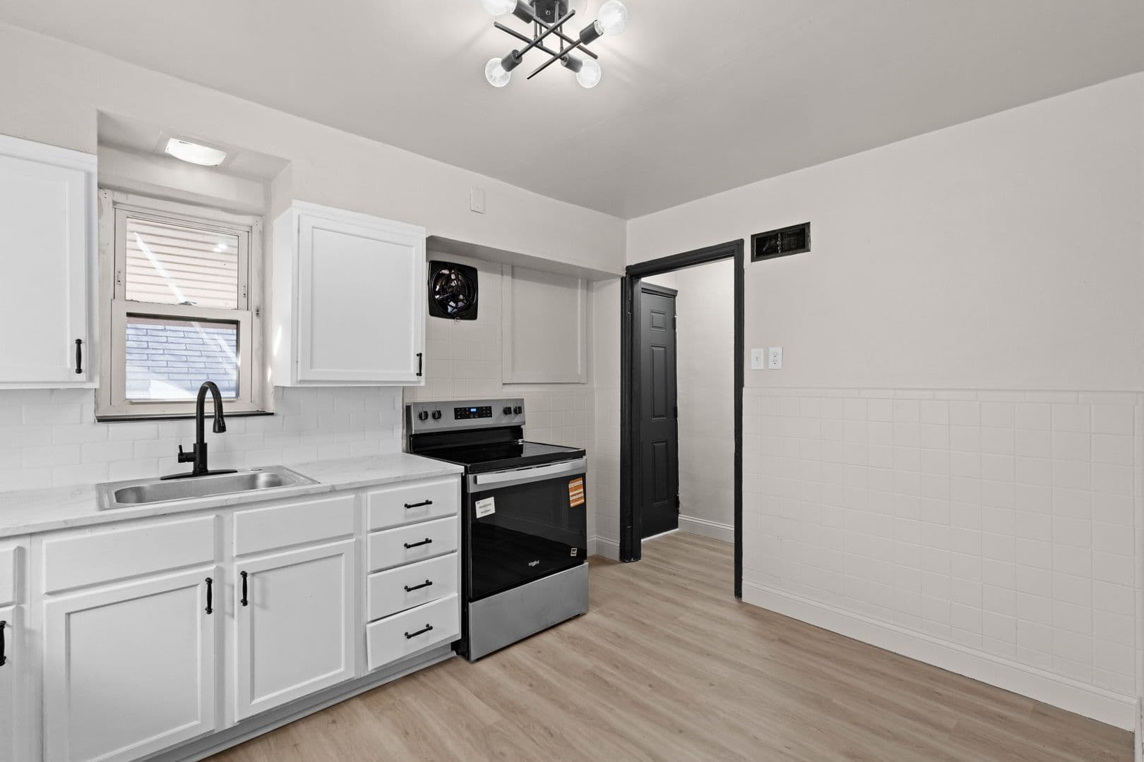 saint louis House: 4657 pennsylvania ave