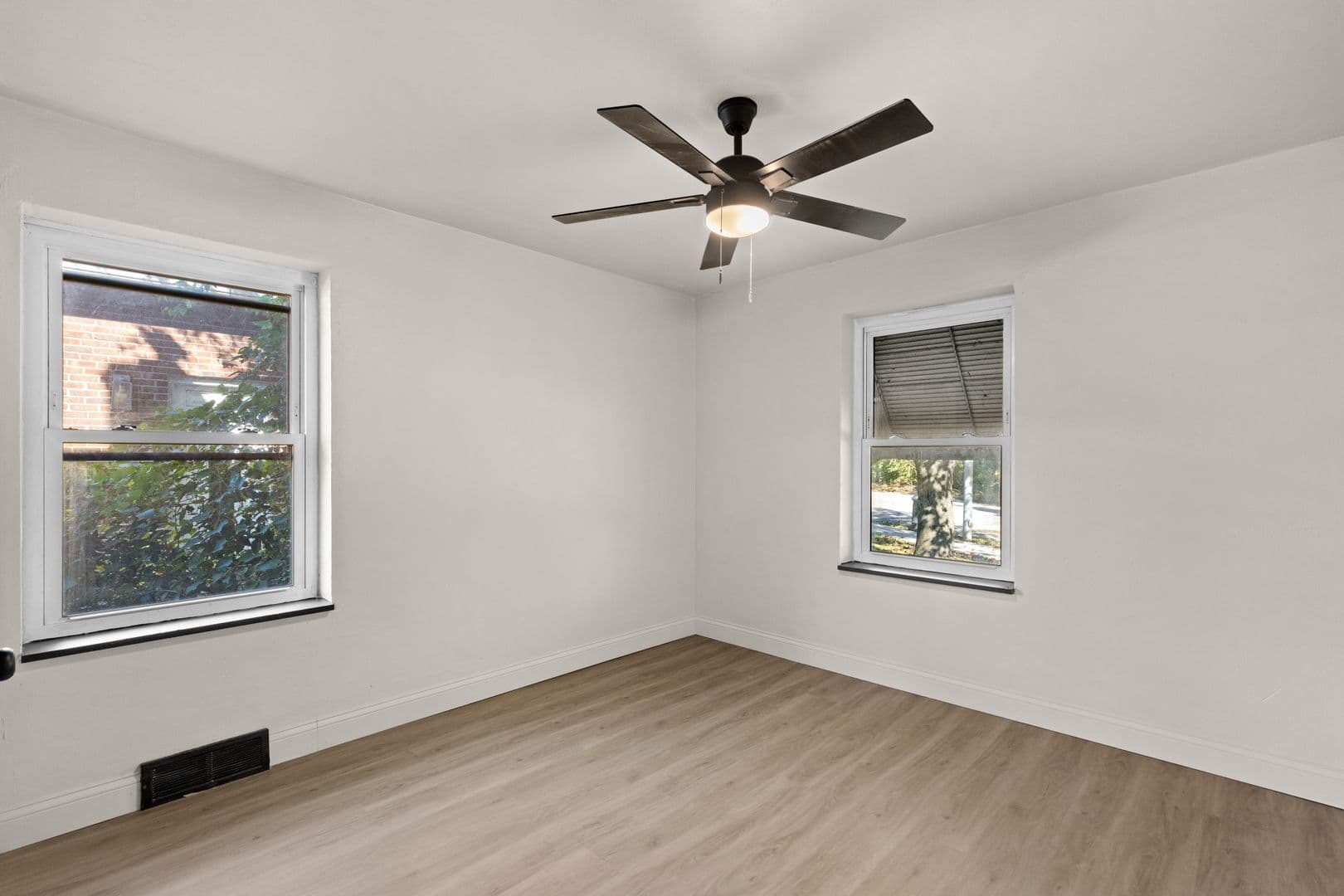 saint louis House: 4657 pennsylvania ave