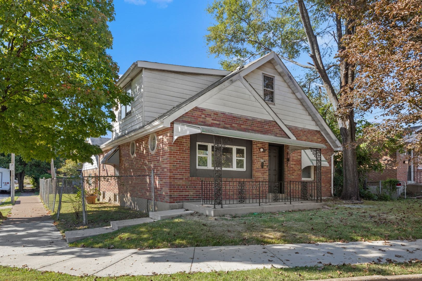 saint louis House: 4657 pennsylvania ave