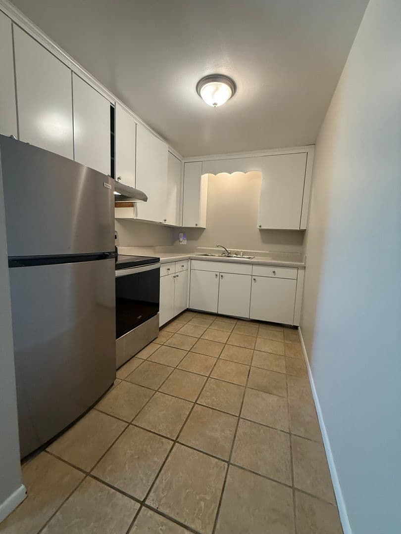 Gallatin Apartment: 550 E Bledsoe St
