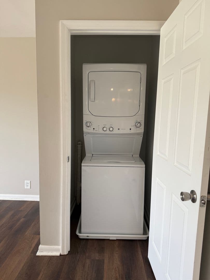Gallatin Apartment: 550 E Bledsoe St