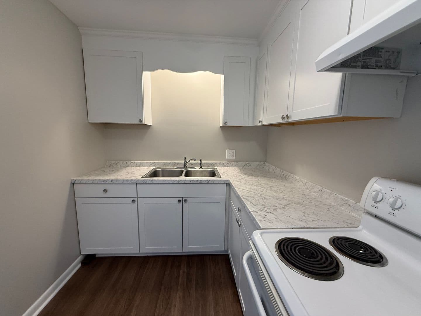 Gallatin Apartment: 550 E Bledsoe St