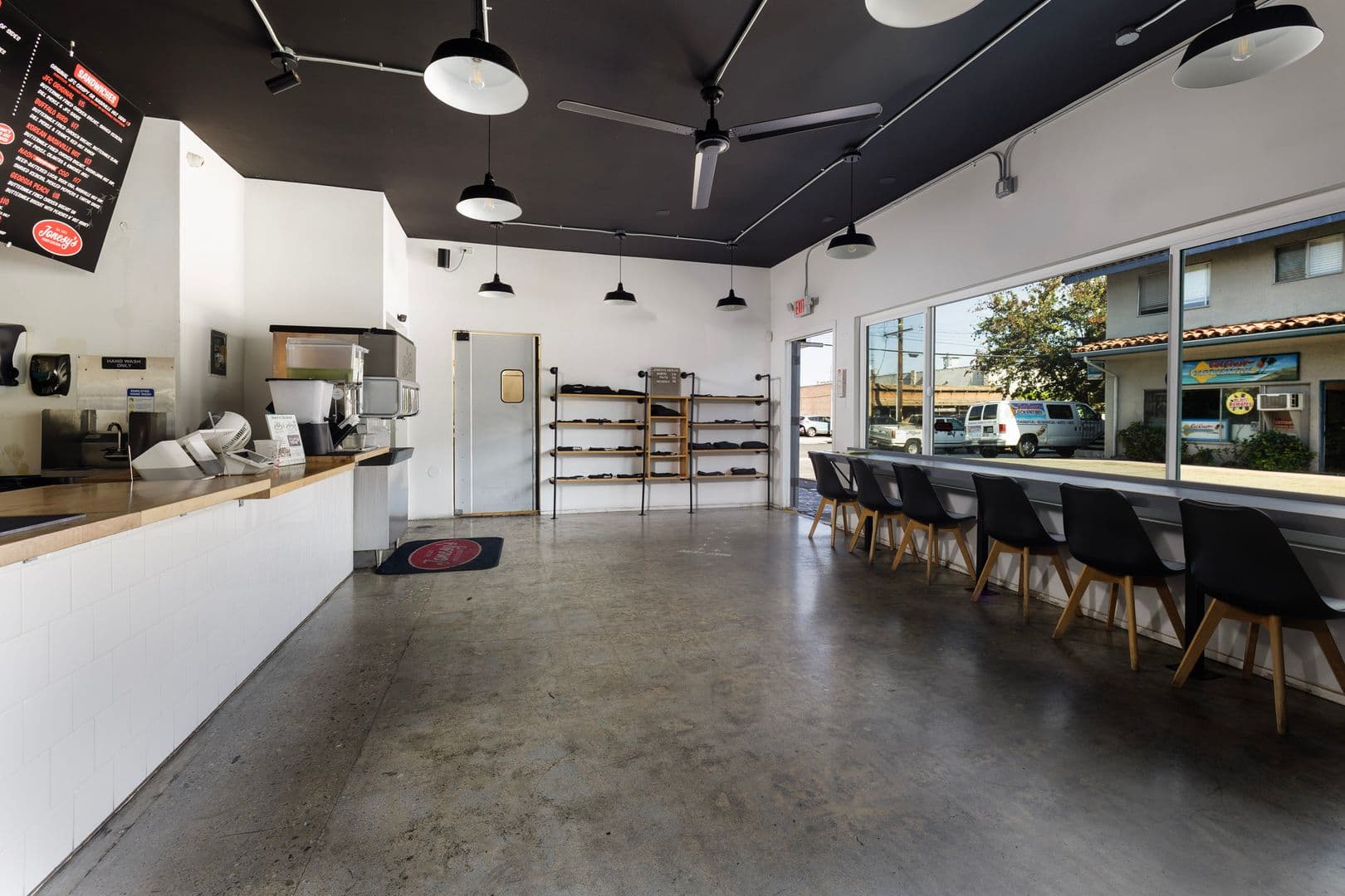 Goleta Apartment: 282 Orange Avenue