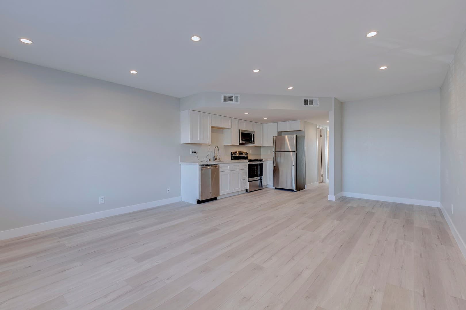 Henderson Apartment: 471 Rexford Drive