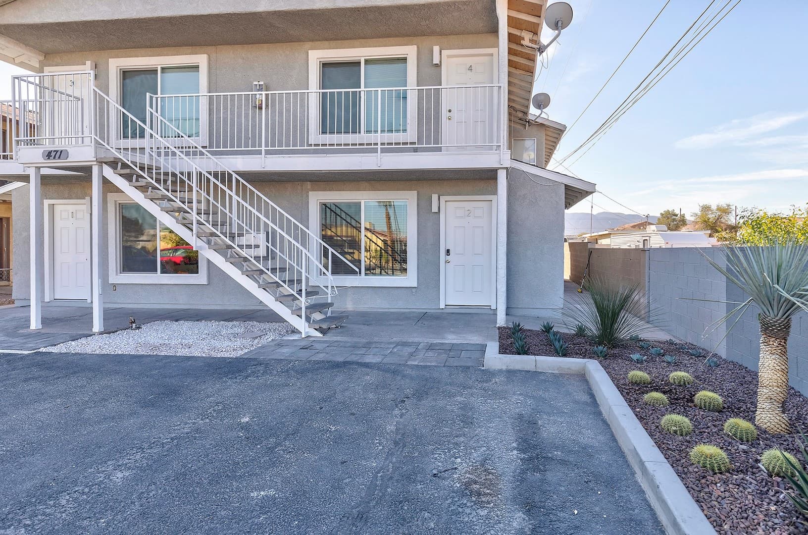 Henderson Apartment: 471 Rexford Drive