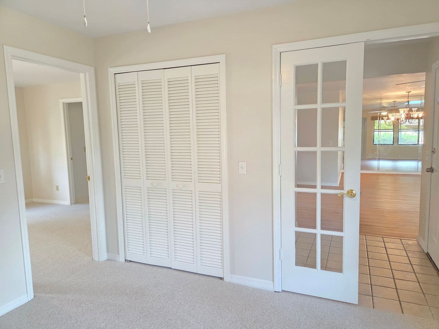 Vero Beach House: 691 S Centre Court SW #101