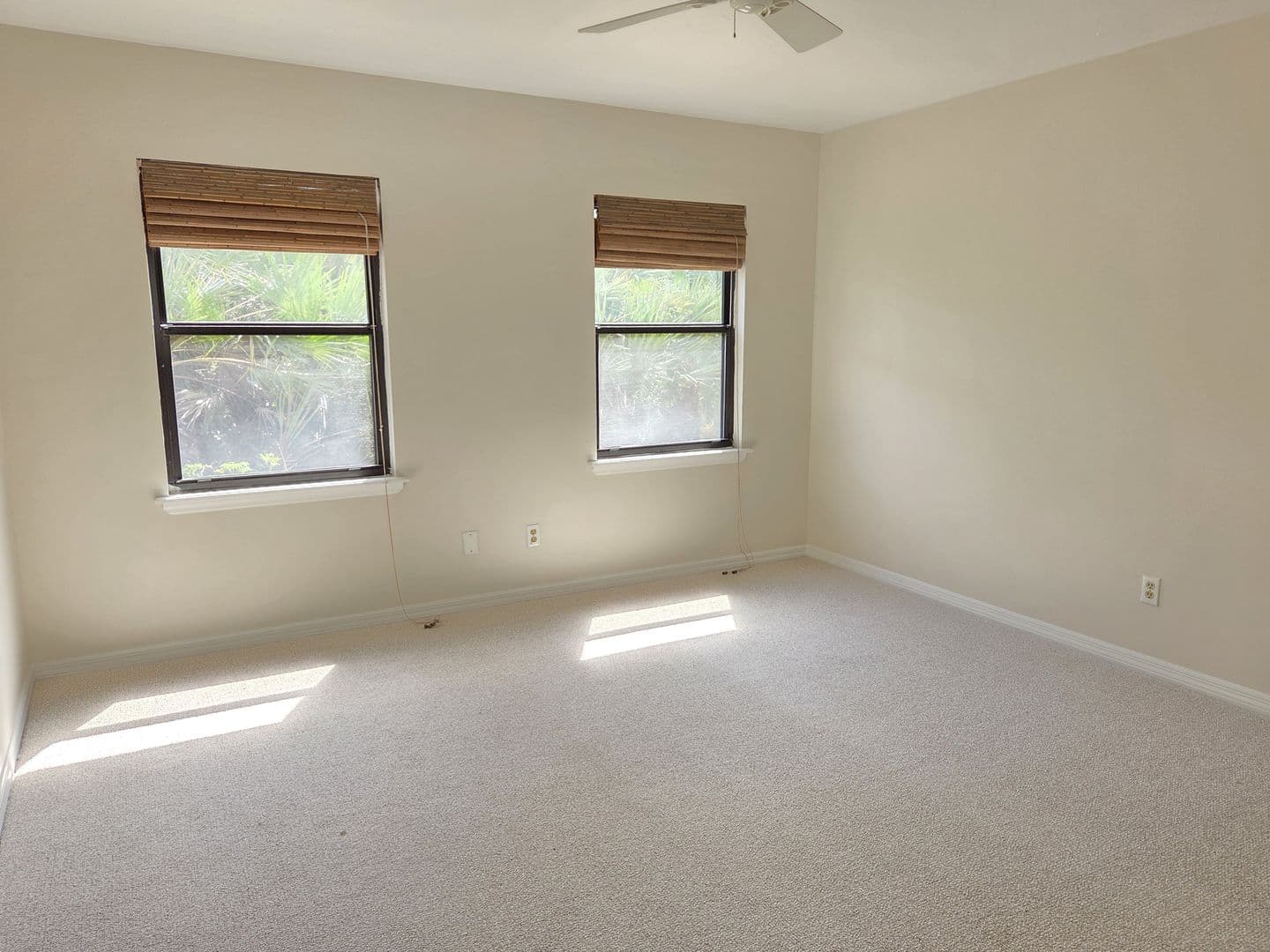 Vero Beach House: 691 S Centre Court SW #101