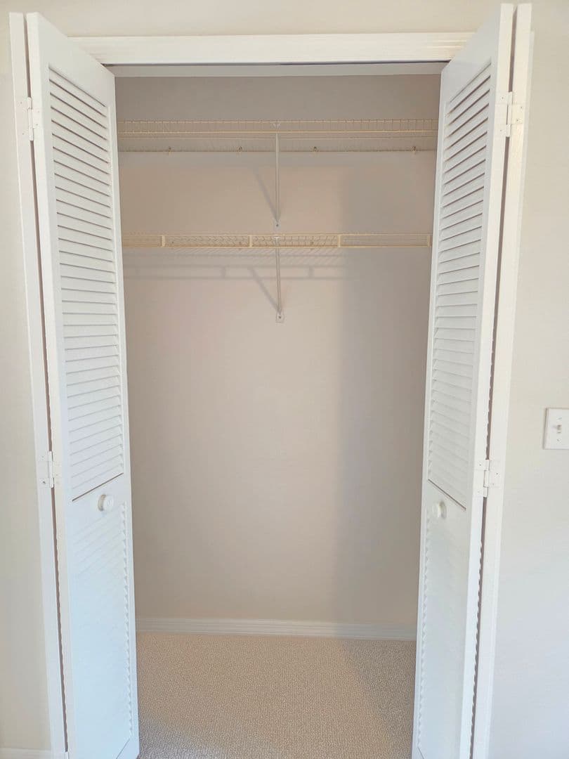 Vero Beach House: 691 S Centre Court SW #101