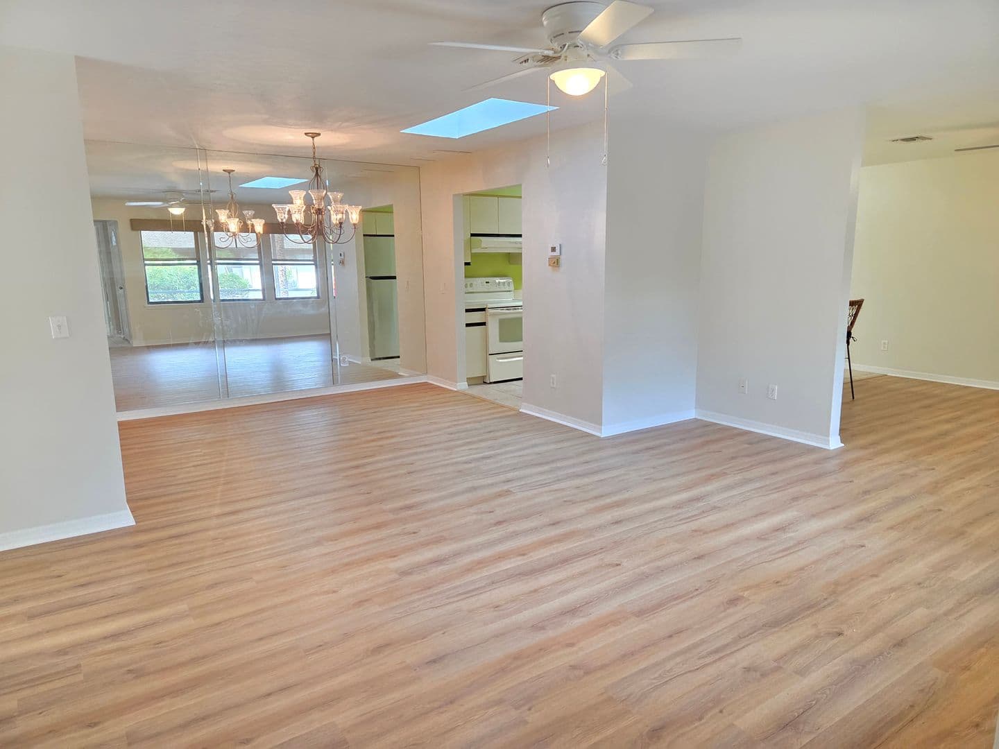 Vero Beach House: 691 S Centre Court SW #101