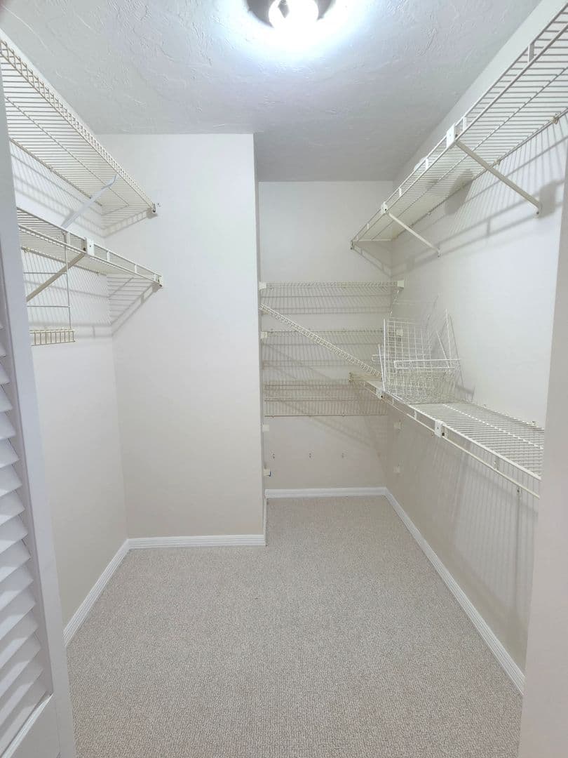 Vero Beach House: 691 S Centre Court SW #101