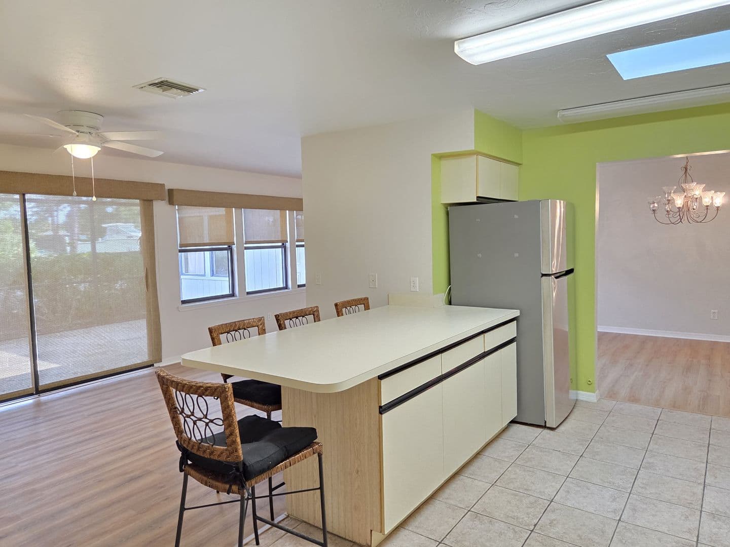 Vero Beach House: 691 S Centre Court SW #101