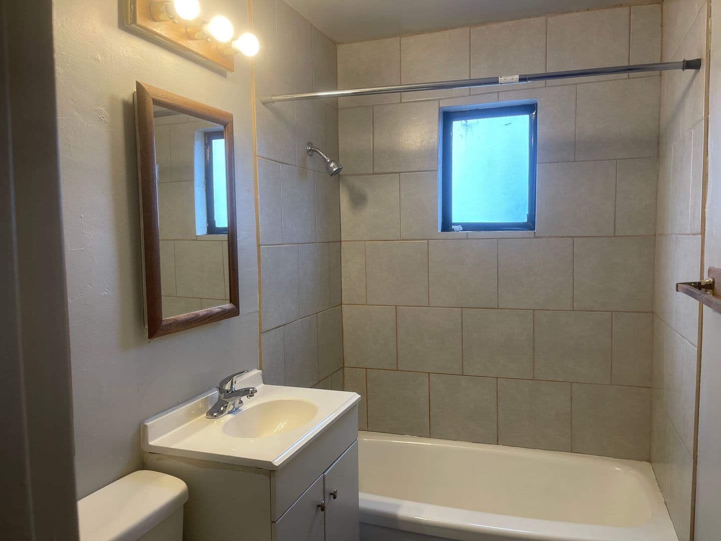 Sparks House: 247 6th st. - Unit 2