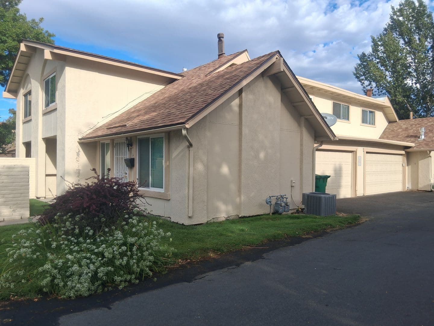 Carson City House: 14 Condor Circle