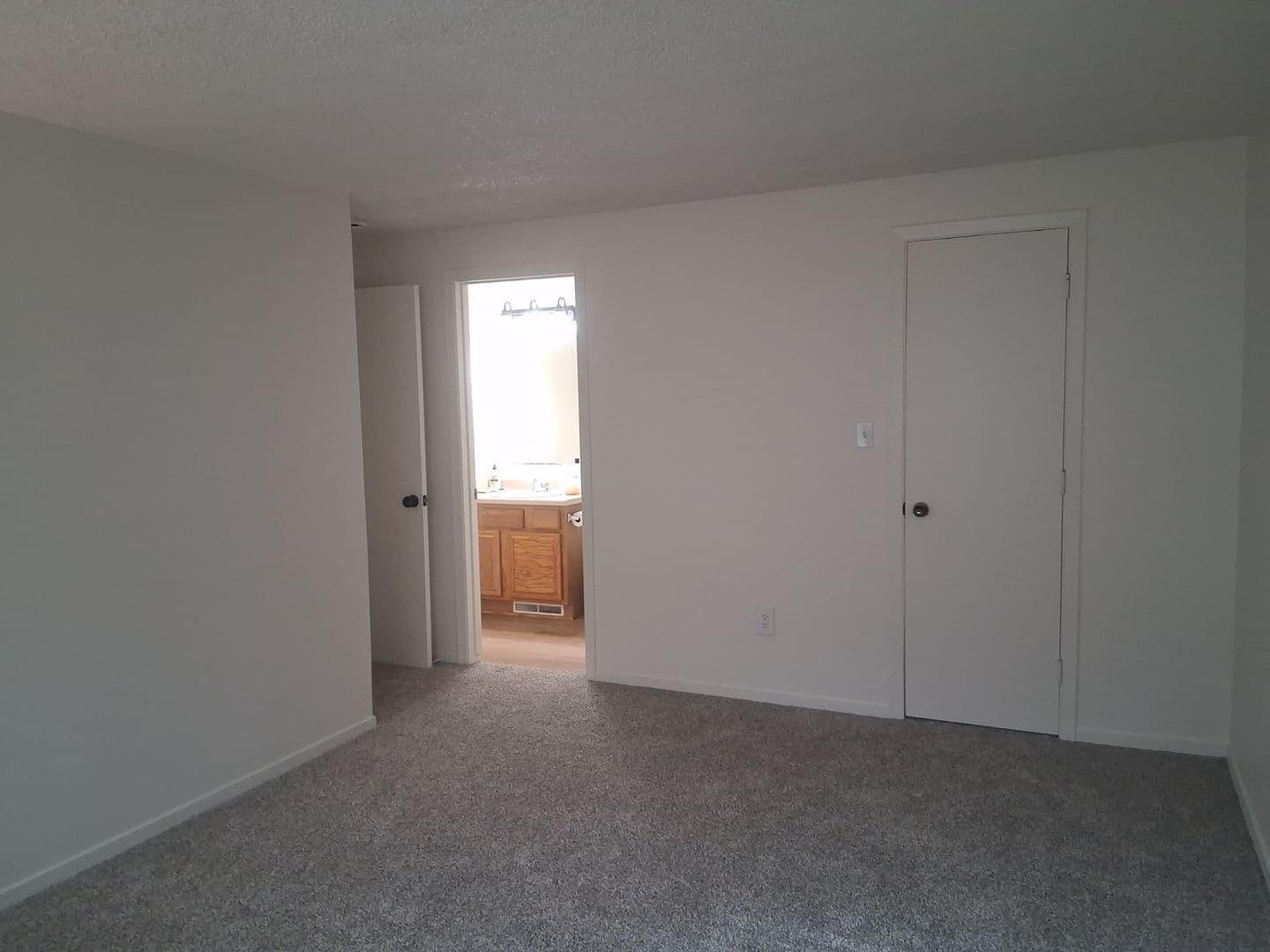 Carson City House: 14 Condor Circle