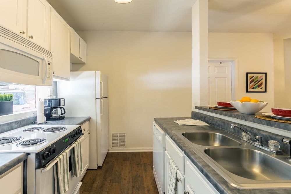 Tallahassee Apartment: 1560 High Rd.