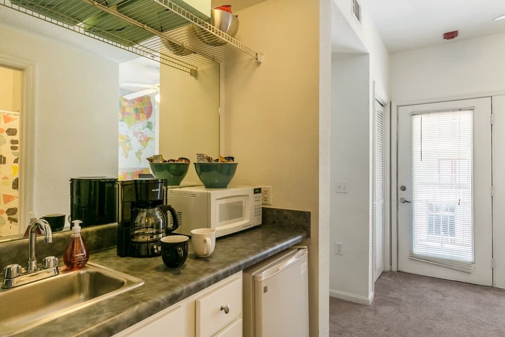 Tallahassee Apartment: 1560 High Rd.