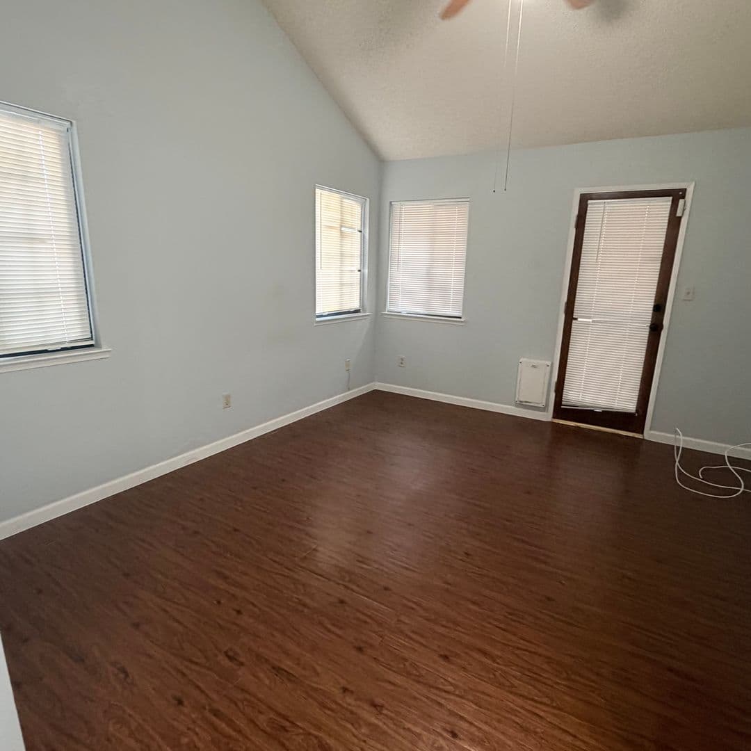 Bakersfield House: 3512 Running Springs Way