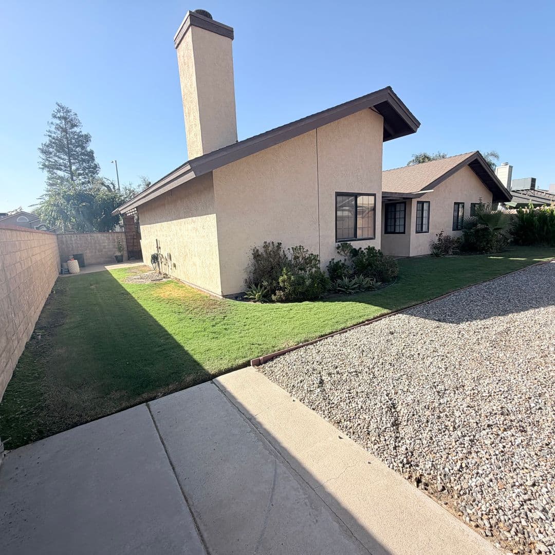 Bakersfield House: 3512 Running Springs Way
