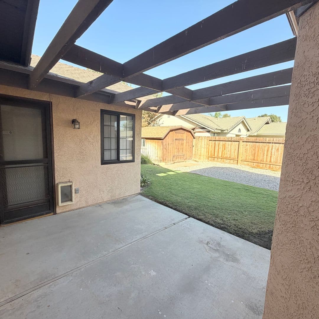 Bakersfield House: 3512 Running Springs Way