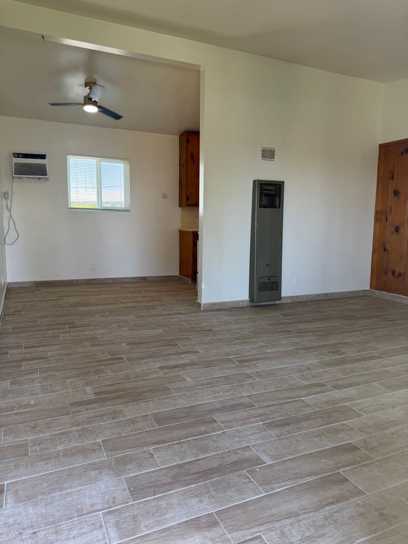 Bakersfield House: 940 Water street Unit 8