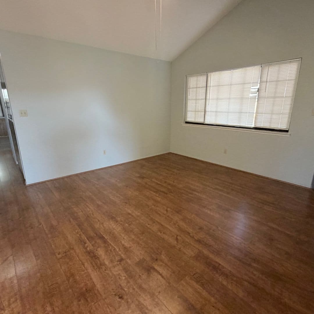 Bakersfield House: 3512 Running Springs Way