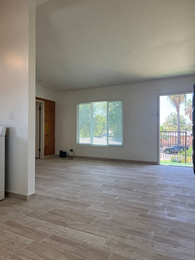 Bakersfield House: 940 Water street Unit 8