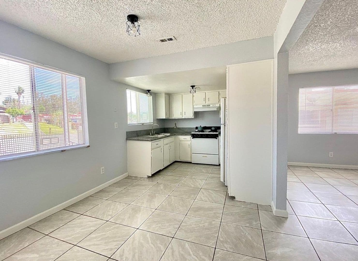 Bakersfield Apartment: 1317 Bernard St