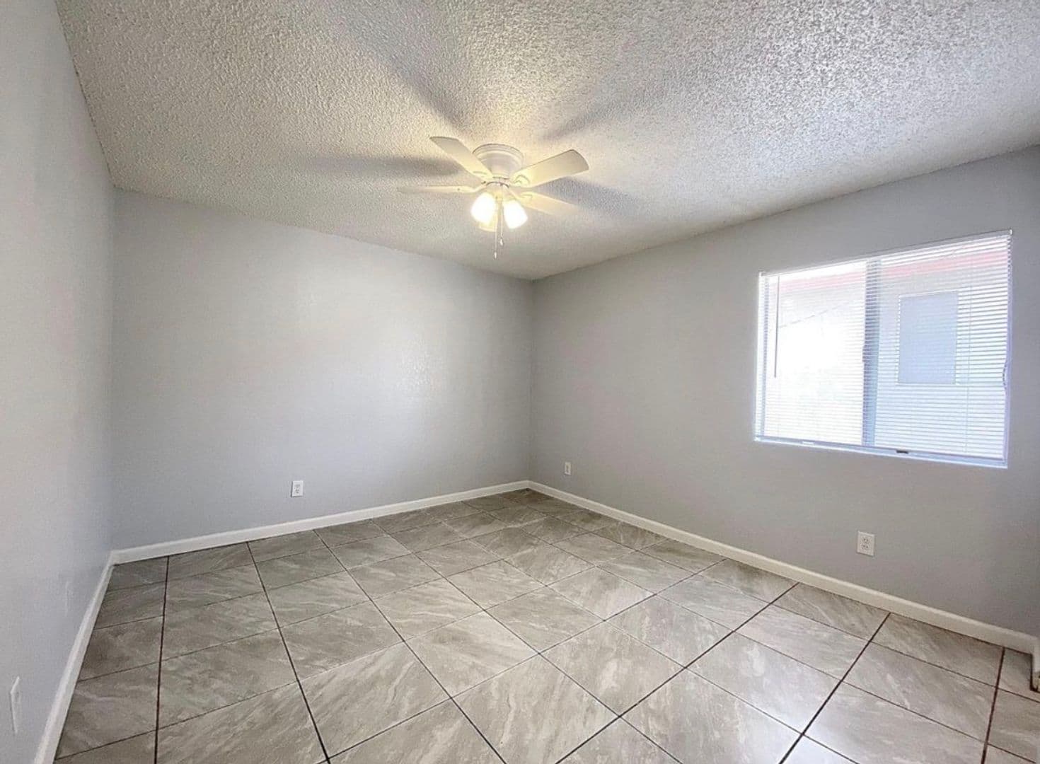 Bakersfield Apartment: 1317 Bernard St