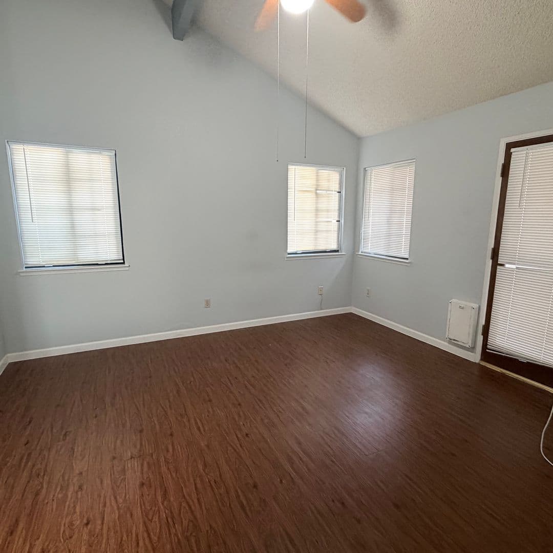 Bakersfield House: 3512 Running Springs Way