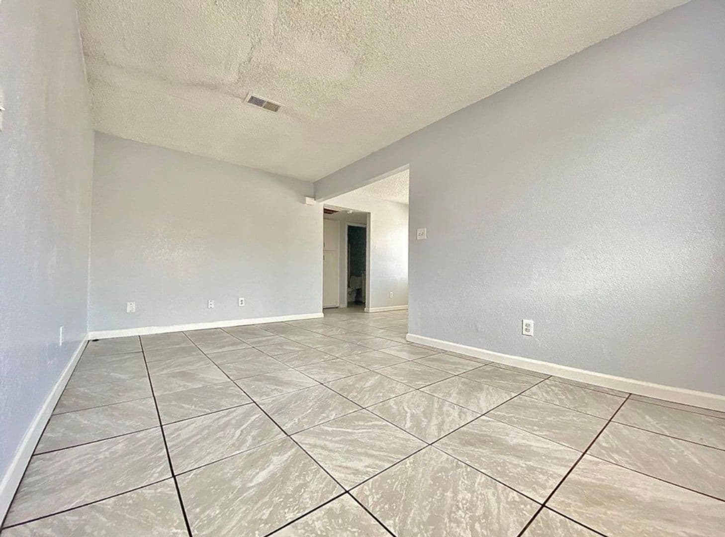 Bakersfield Apartment: 1317 Bernard St