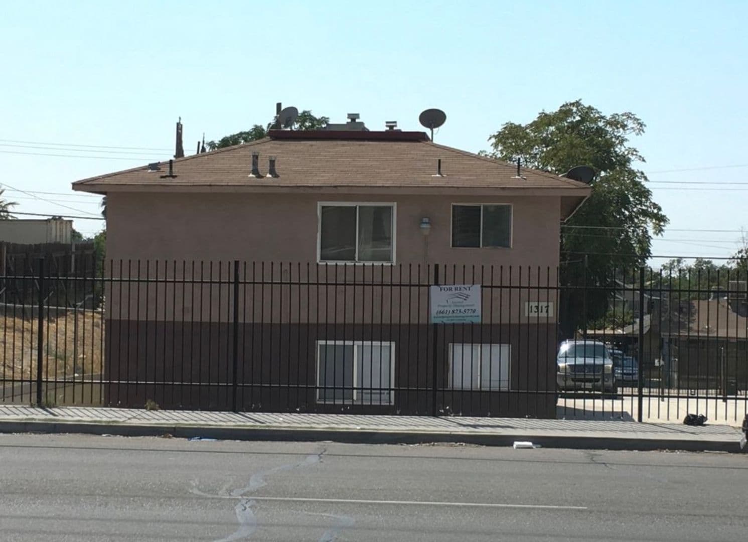 Bakersfield Apartment: 1317 Bernard St